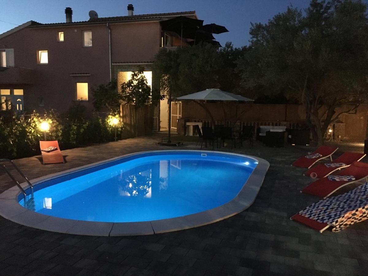 Apartment With Private Pool Sukošan Exterior foto