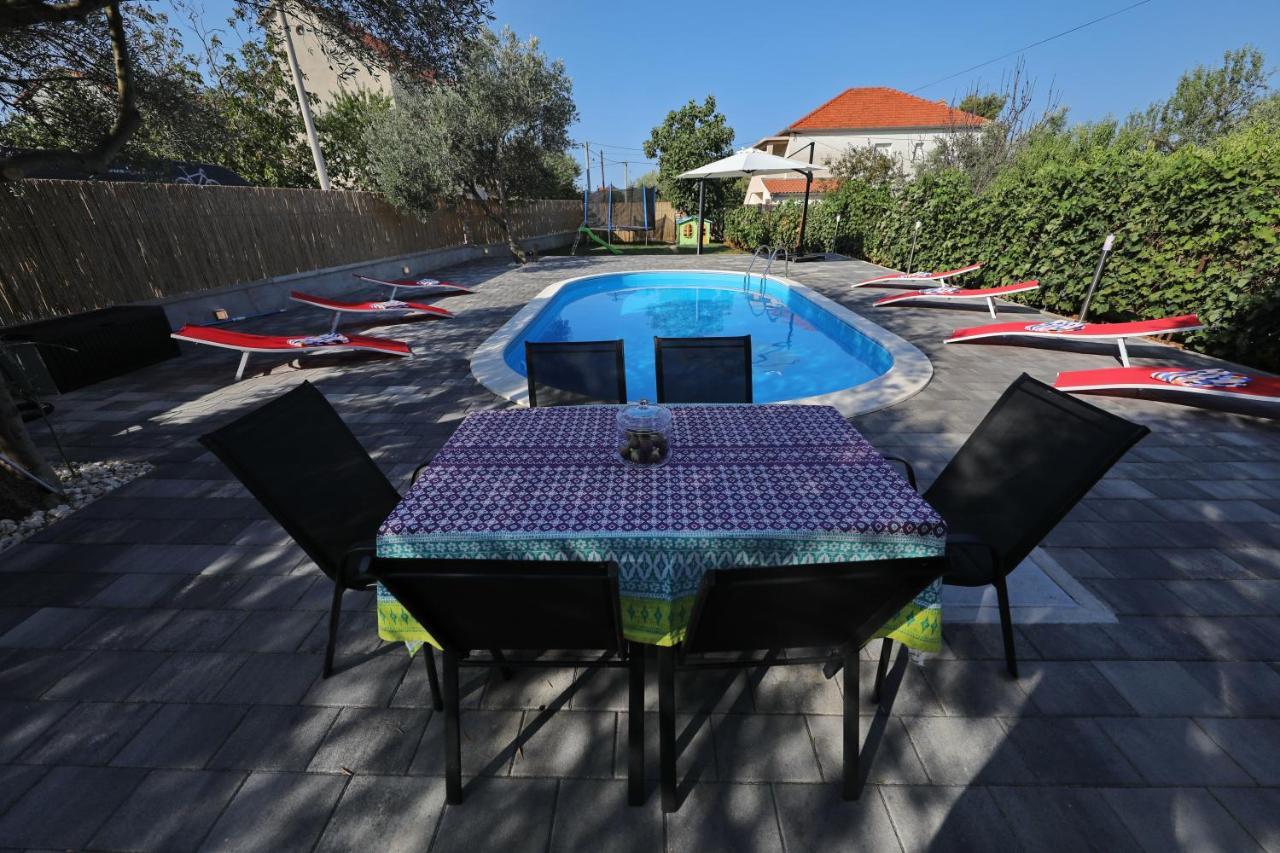 Apartment With Private Pool Sukošan Exterior foto