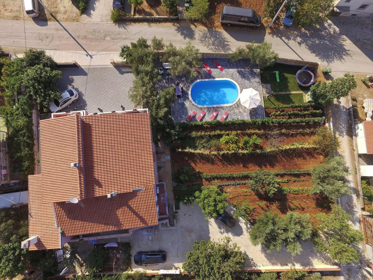 Apartment With Private Pool Sukošan Exterior foto